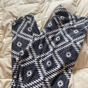 Brand New TC2 Aztec print leggings